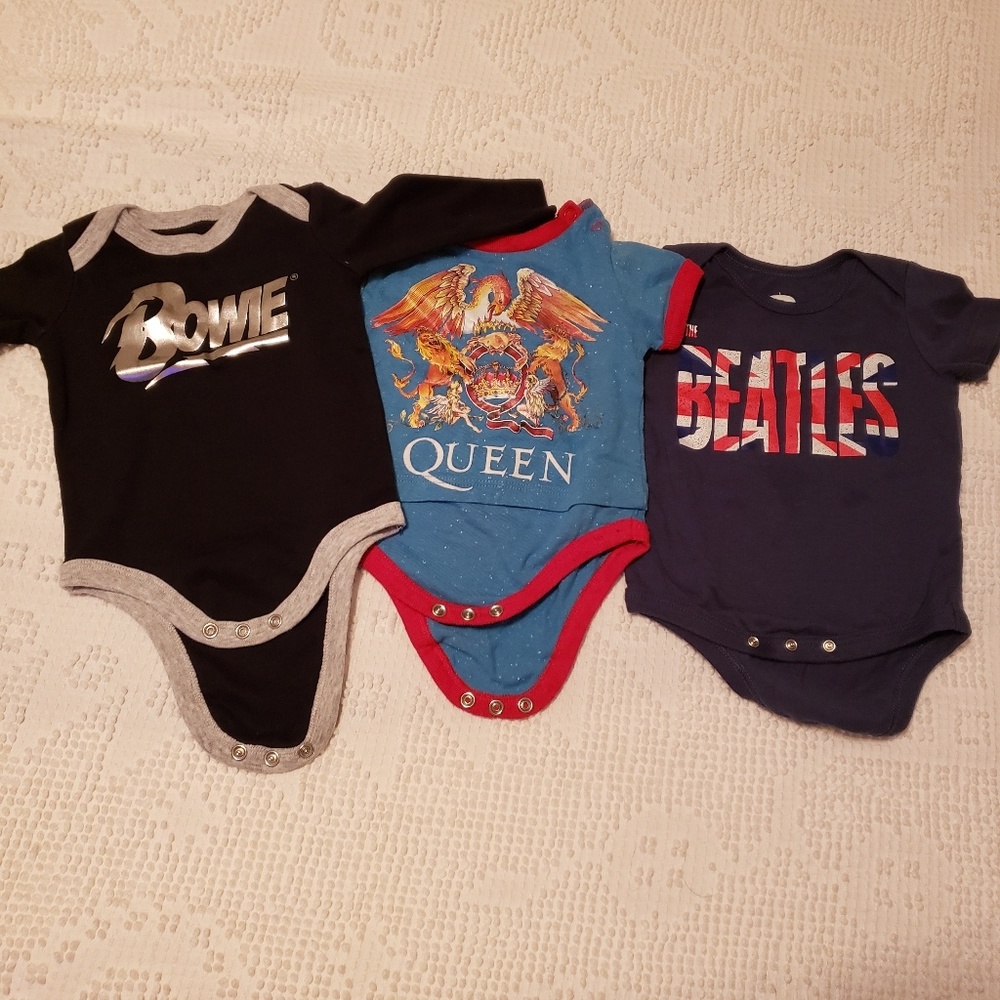Set of onsies